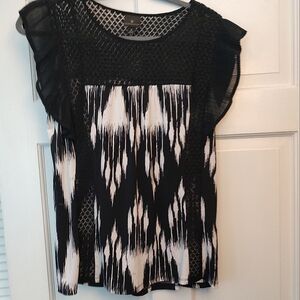 NWOT - Worthington B&W Blouse